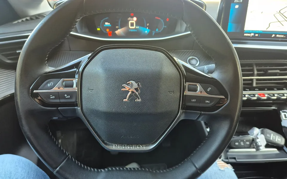 Peugeot 208 Blue Hdi 100cv Stop&Start 5P Allure — foto 11 di 21