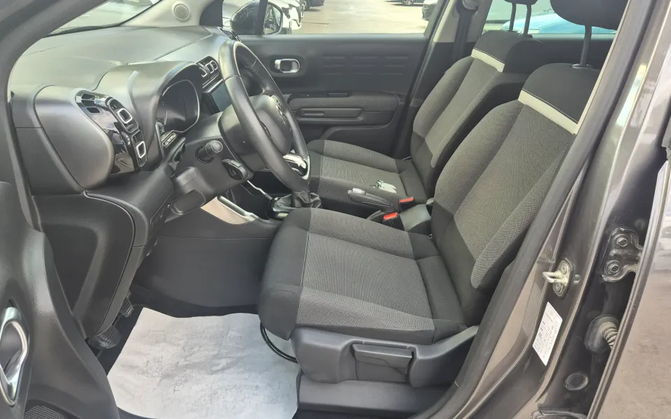 Citroen C3 Aircross Pure Tech S&S Shine — foto 9 di 19