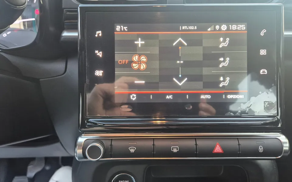 Citroen C3 Pure Tech 83 S&S Shine GPL — foto 16 di 20