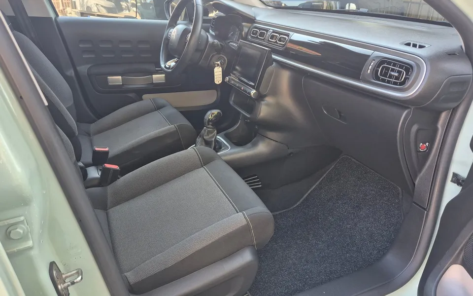 Citroen C3 Pure Tech S&S 83 S&S Shine — foto 10 di 14