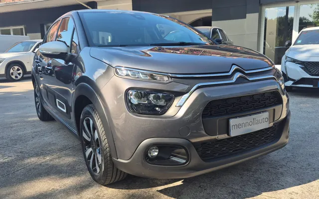 Citroën C3 Pure Tech 83cv S&S Shine — foto in concessionaria