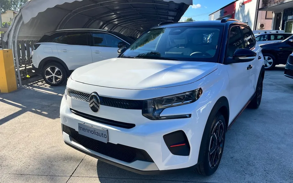 Citroën C3 Puretech 100 MAX — foto 2 di 25