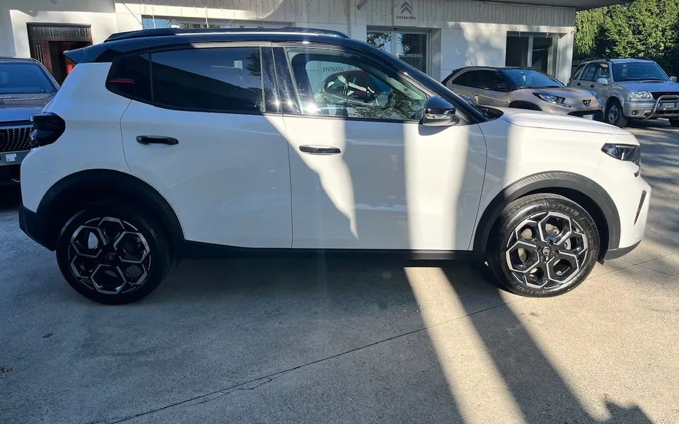 Citroën C3 Puretech 100 MAX — foto 9 di 25