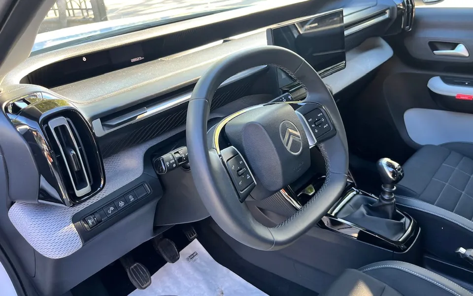 Citroën C3 Puretech 100 MAX — foto 19 di 25