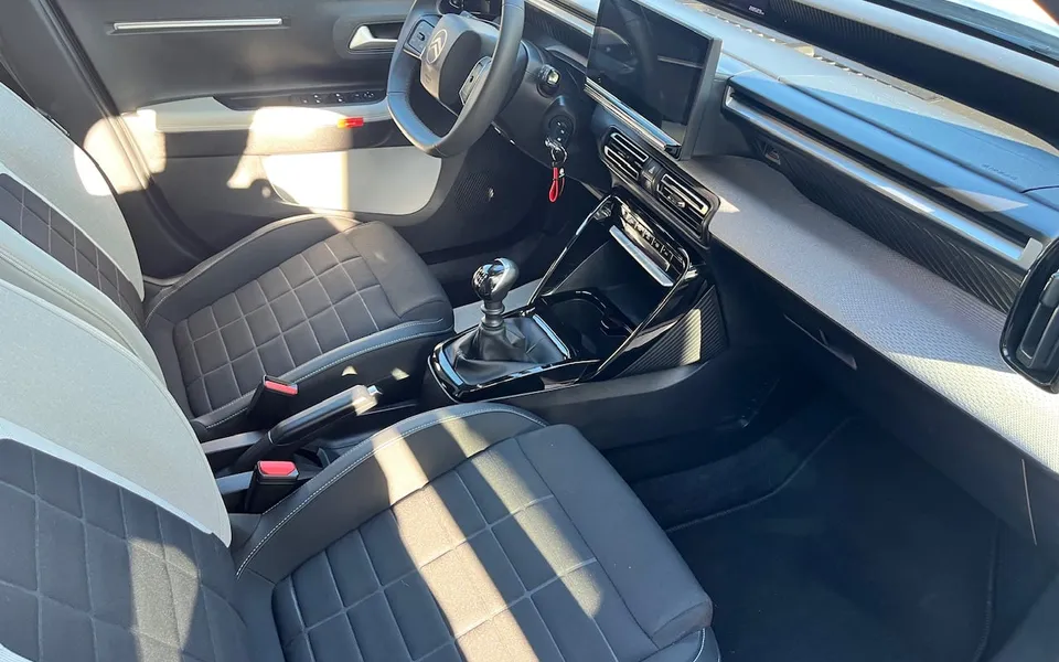 Citroën C3 Puretech 100 MAX — foto 22 di 25