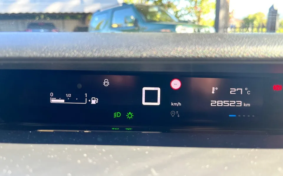 Citroën C3 Puretech 100 MAX — foto 23 di 25