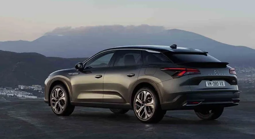 Peugeot 408 — foto 22 di 22
