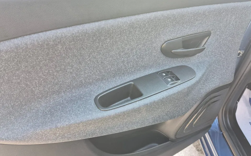 Lancia Ypsilon 1.0 FireFly 5p Hibrid Silver — foto 10 di 19