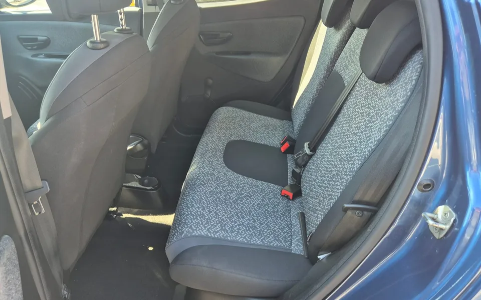 Lancia Ypsilon 1.0 FireFly 5p Hibrid Silver — foto 11 di 19