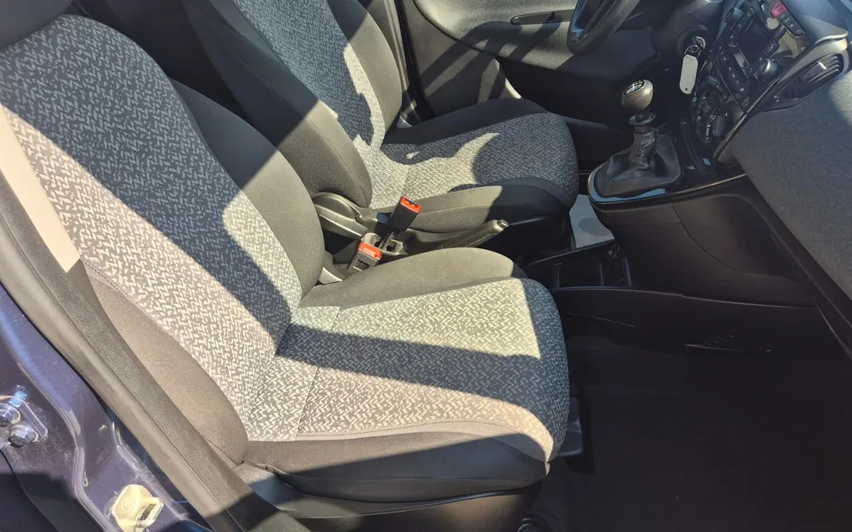 Lancia Ypsilon 1.0 FireFly 5p Hibrid Silver — foto 13 di 19