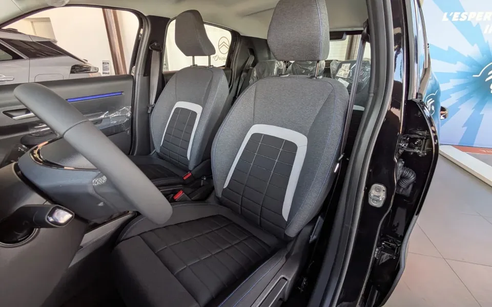 Nuova Citroën C3 Aircross Plus Hybrid 145cv Automatico — foto 8 di 14