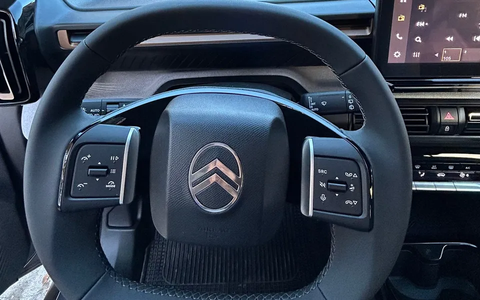 Nuova Citroën C3 Aircross Plus Hybrid 145cv Automatico — foto 11 di 14