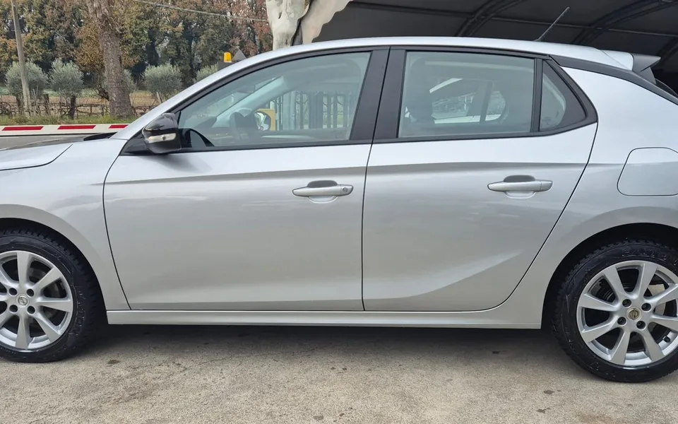 Opel Corsa 1.2 Edition — foto 8 di 22
