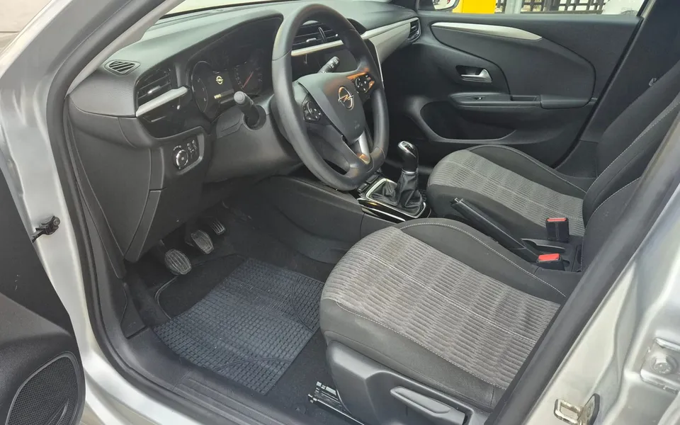 Opel Corsa 1.2 Edition — foto 10 di 22