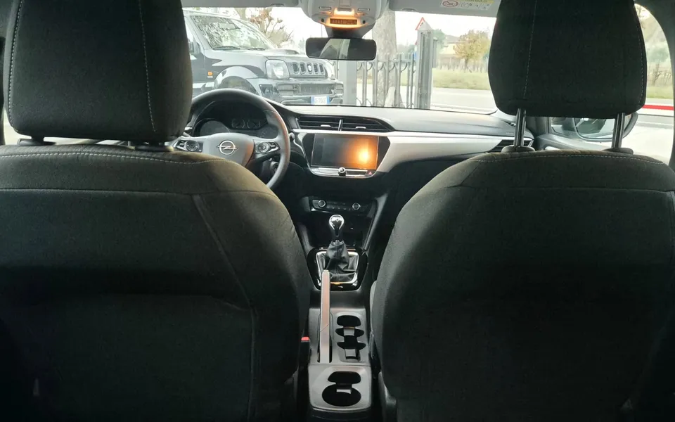 Opel Corsa 1.2 Edition — foto 16 di 22
