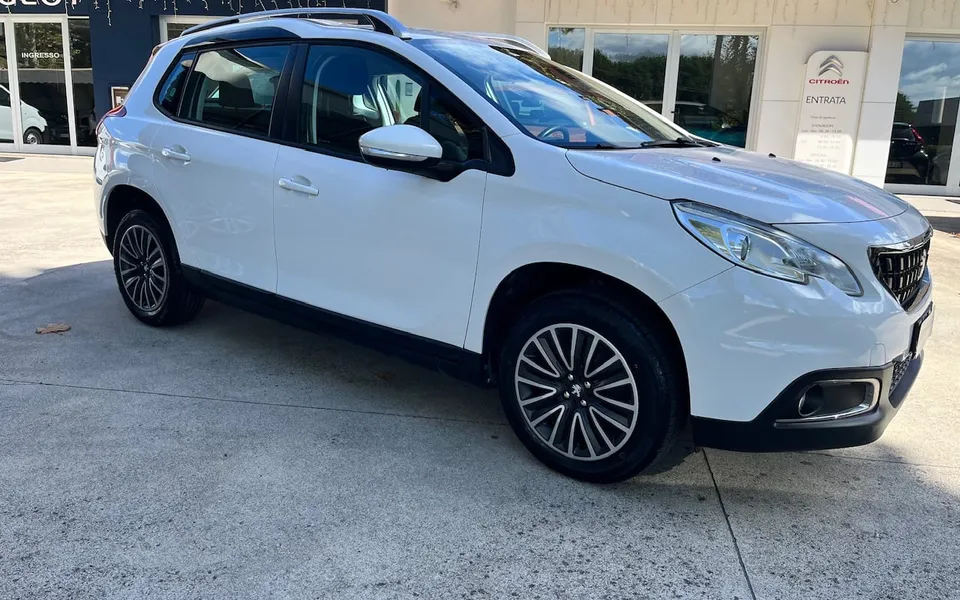Peugeot 2008 Active 75 BlueHDi — foto 5 di 21