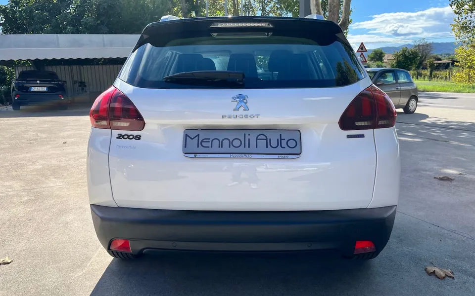 Peugeot 2008 Active 75 BlueHDi — foto 8 di 21