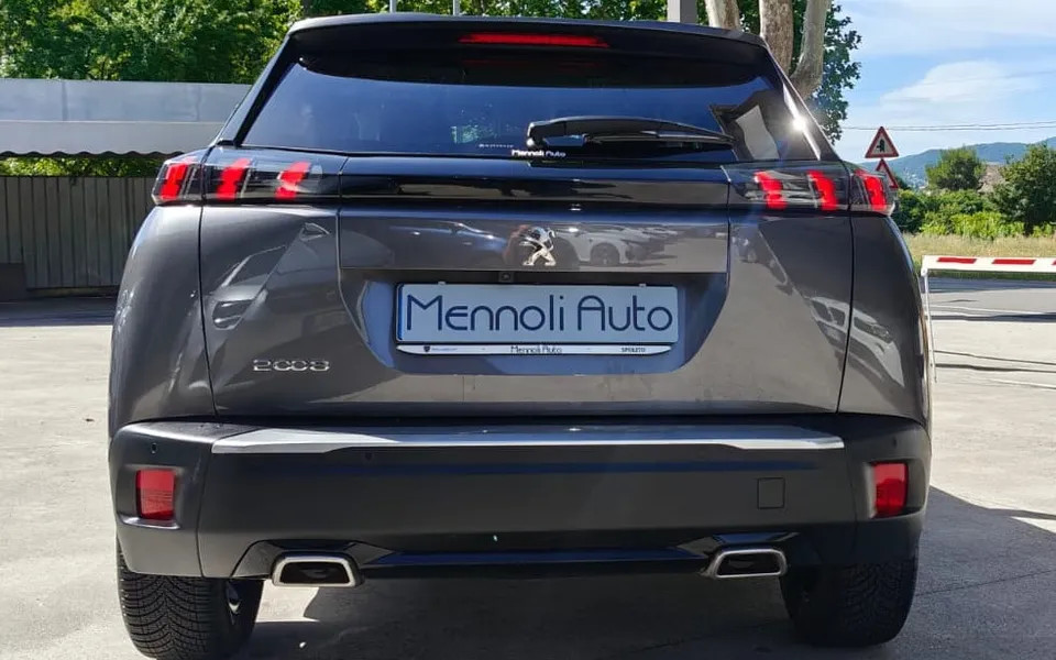 Peugeot 2008 Pure Tech 130 S&S Allure — foto 18 di 19