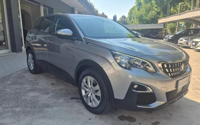 Peugeot 3008 Blue Hdi 120cv S&S Active — foto in concessionaria