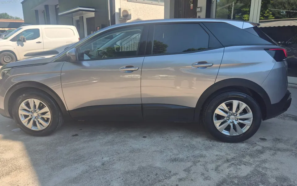 Peugeot 3008 Blue Hdi 120cv S&S Active — foto 9 di 19