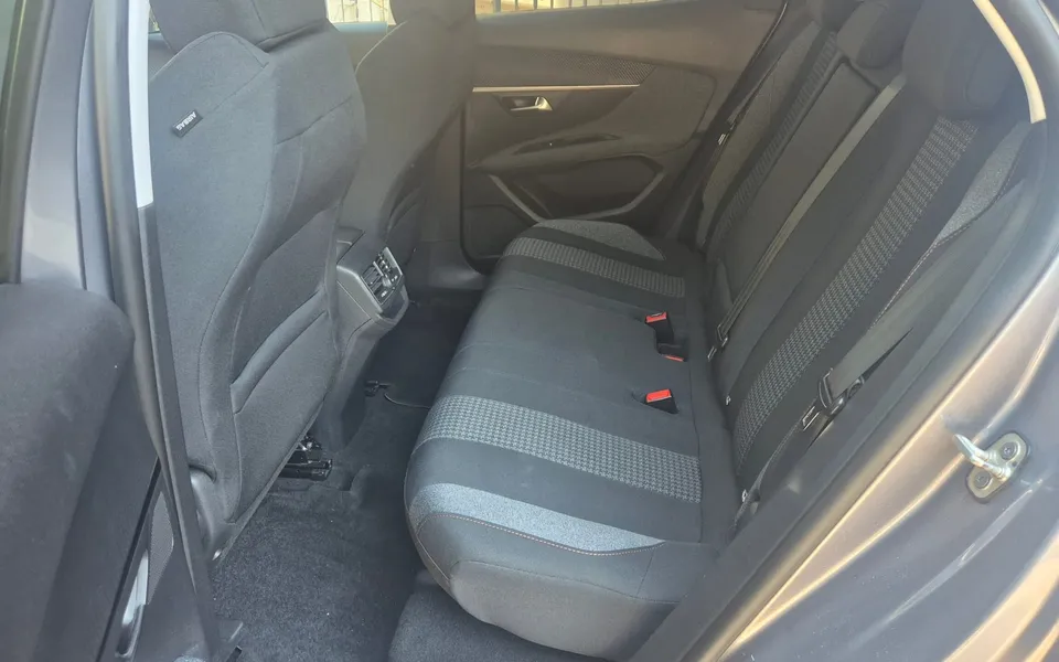 Peugeot 3008 Blue Hdi 120cv S&S Active — foto 11 di 19