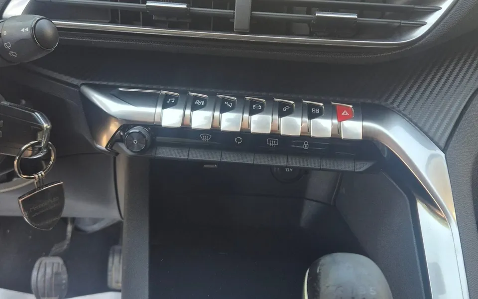 Peugeot 3008 Blue Hdi 120cv S&S Active — foto 14 di 19
