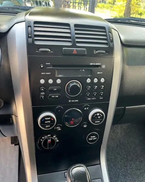 Suzuki Grand Vitara 1.9 DdiS 5p — foto 16 di 18