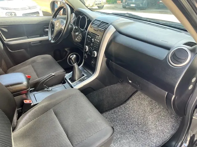 Suzuki Grand Vitara 1.9 DdiS 5p — foto 18 di 18