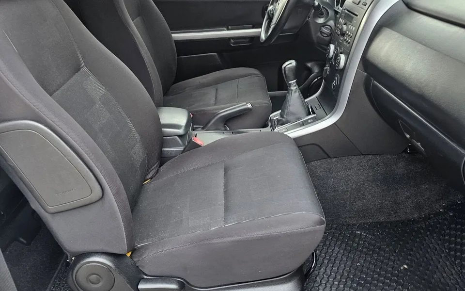 Suzuki Grand Vitara — foto 5 di 8