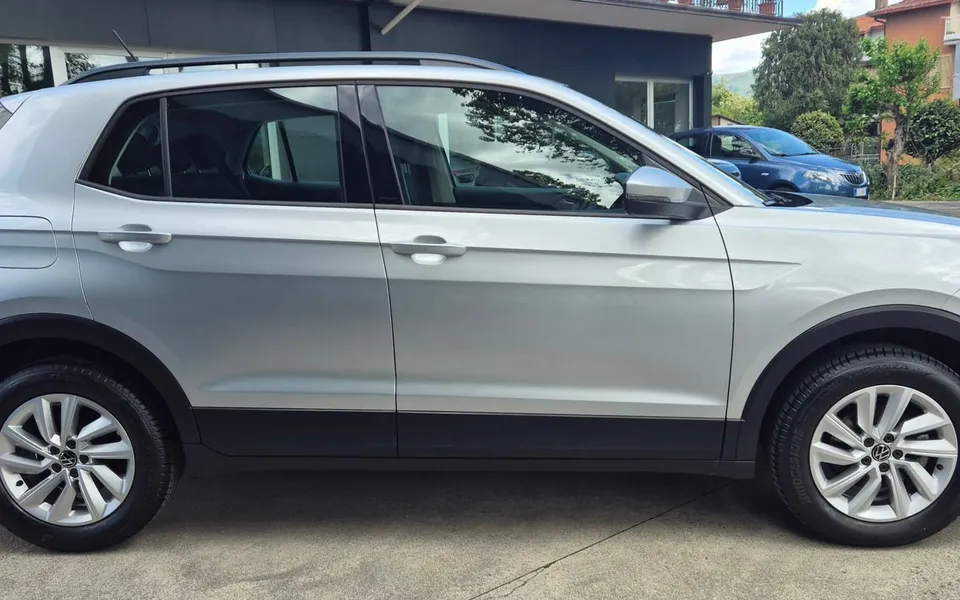 Volkswagen T-Cross 1.0 TSI Style — foto 4 di 22
