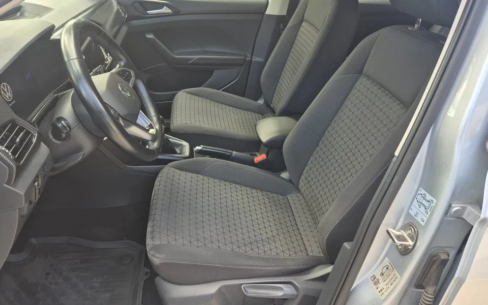 Volkswagen T-Cross 1.0 TSI Style — foto 10 di 22