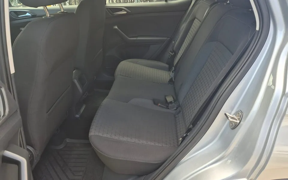 Volkswagen T-Cross 1.0 TSI Style — foto 17 di 22